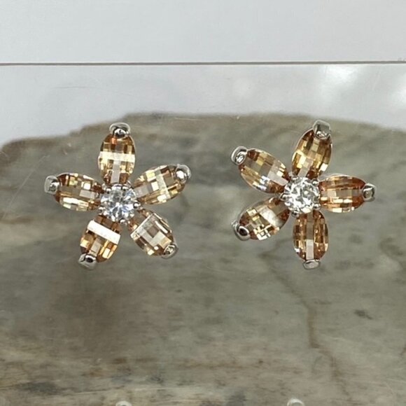Sterling Silver Checkerboard Faceted CZ Flower Pendant Necklace & Stud Earrings - Picture 4 of 16